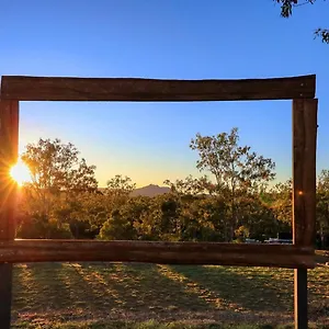 Holiday park Mt Larcom Tourist Park, Mount Larcom
